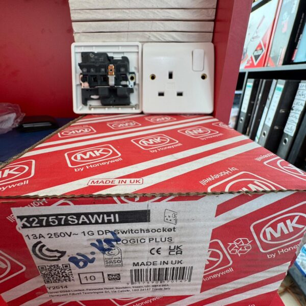 MK Electric Logic Plus 1 Gang 13A Switch Socket 1 MK Electric Logic Plus 1 Gang 13A Switch Socket